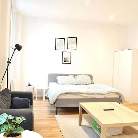 Votre Pied-à-terre Idéal à Montmartre ! * Parigi